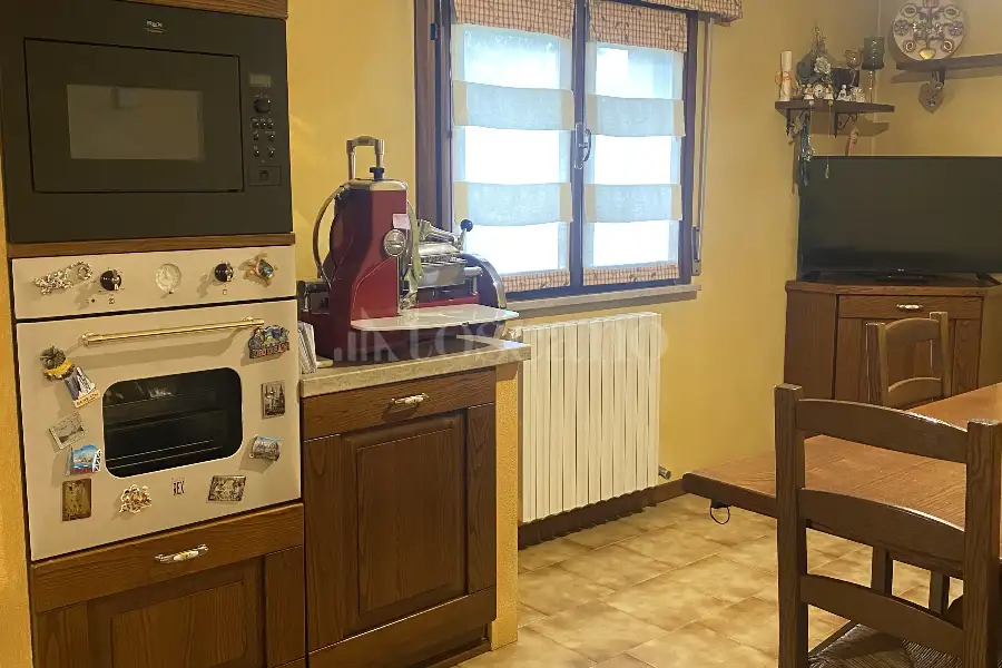 Casa Indipendente in vendita di 210 mq a €248.000 (rif. 9/2026)