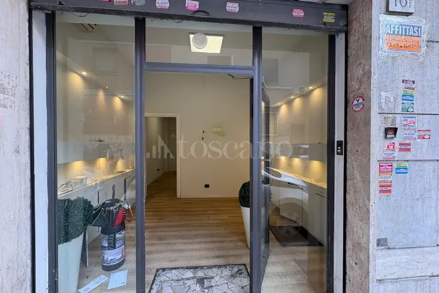 Negozio in affitto di 62 mq a €900 (rif. 21/2026)