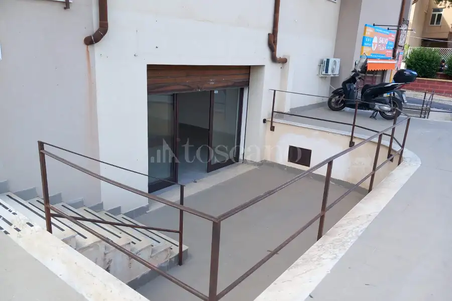 Negozio in vendita di 63 mq a €99.000 (rif. 15/2026)