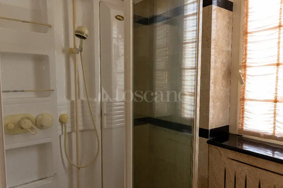 Villa in vendita di 700 mq a €580.000 (rif. 131/2025)