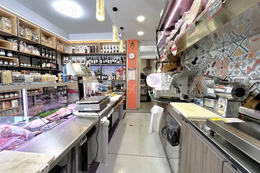 Negozio in vendita di 32 mq a €59.000 (rif. 32/2025)