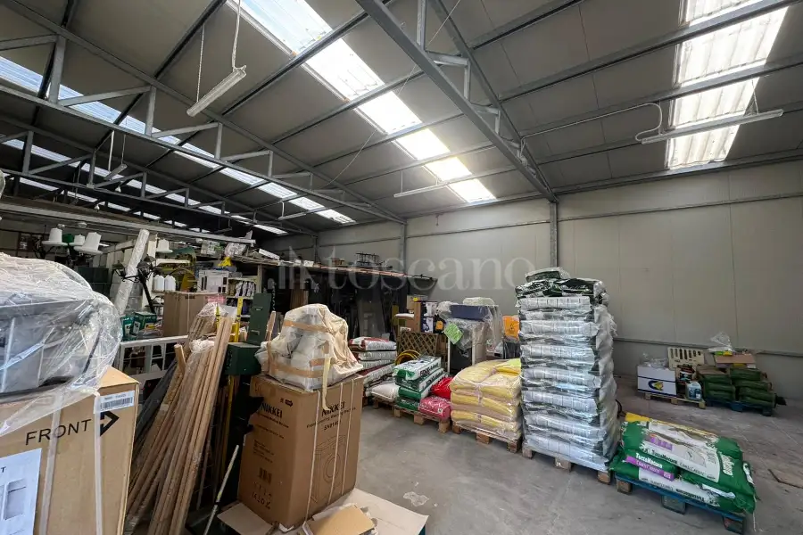 Capannone in vendita di 1.200 mq a €920.000 (rif. 129/2025)