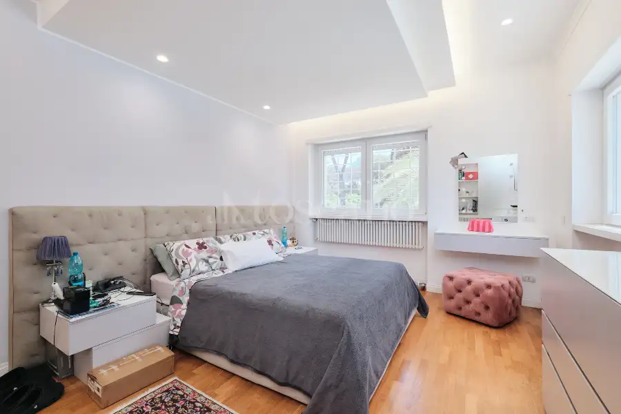 Villa Bifamiliare in vendita di 510 mq a €1.850.000 (rif. 30/2026)