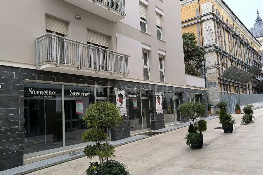 Negozio in vendita di 65 mq a €285.000 (rif. 13/2026)