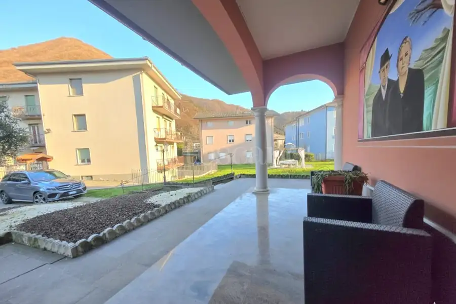 Villa in vendita di 550 mq a €970.000 (rif. 10/2026)