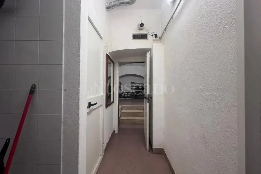 Negozio in vendita di 17 mq a €249.000 (rif. 10/2026)