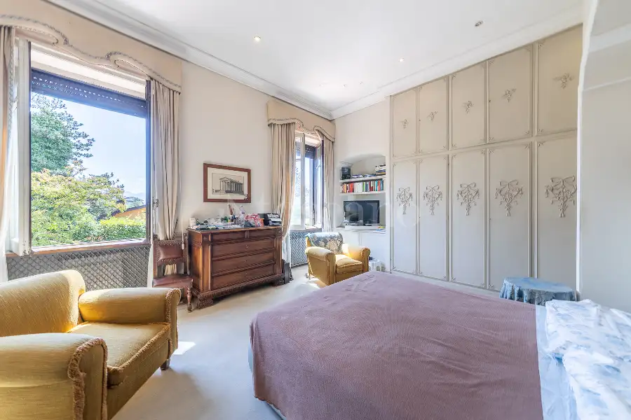 Villa in vendita di 750 mq a €1.950.000 (rif. 53/2026)