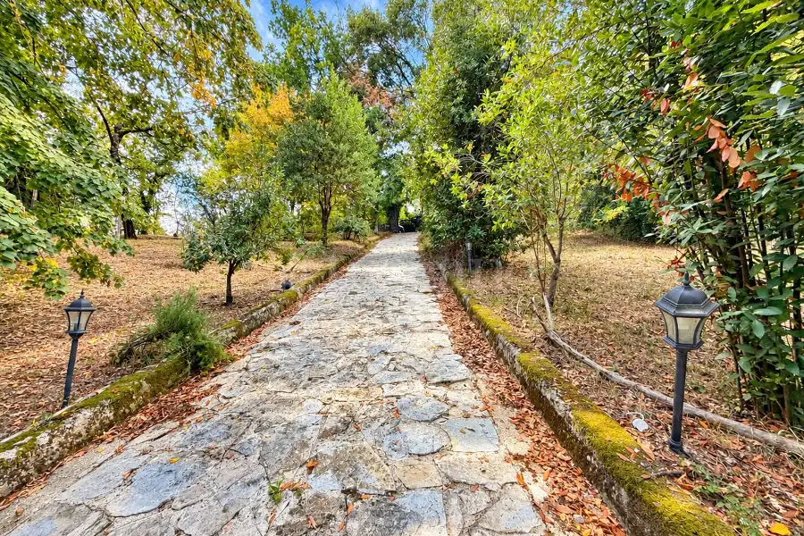 Rustico in vendita di 80 mq a €230.000 (rif. 169/2026)