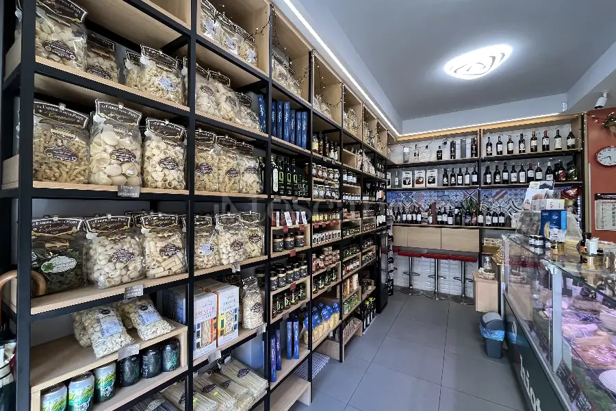Negozio in vendita di 32 mq a €59.000 (rif. 32/2025)
