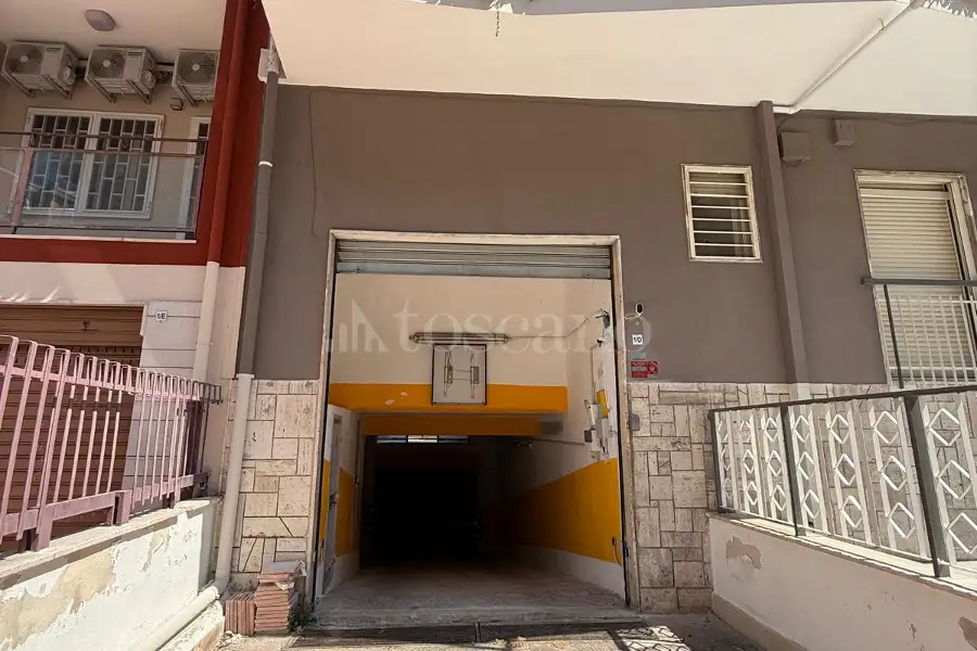 Box in vendita di 550 mq a €300.000 (rif. 16/2026)