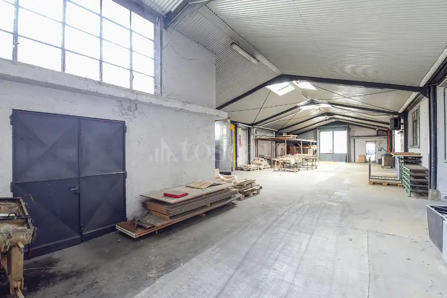 Magazzino in vendita di 3.000 mq a €1.700.000 (rif. 34/2026)