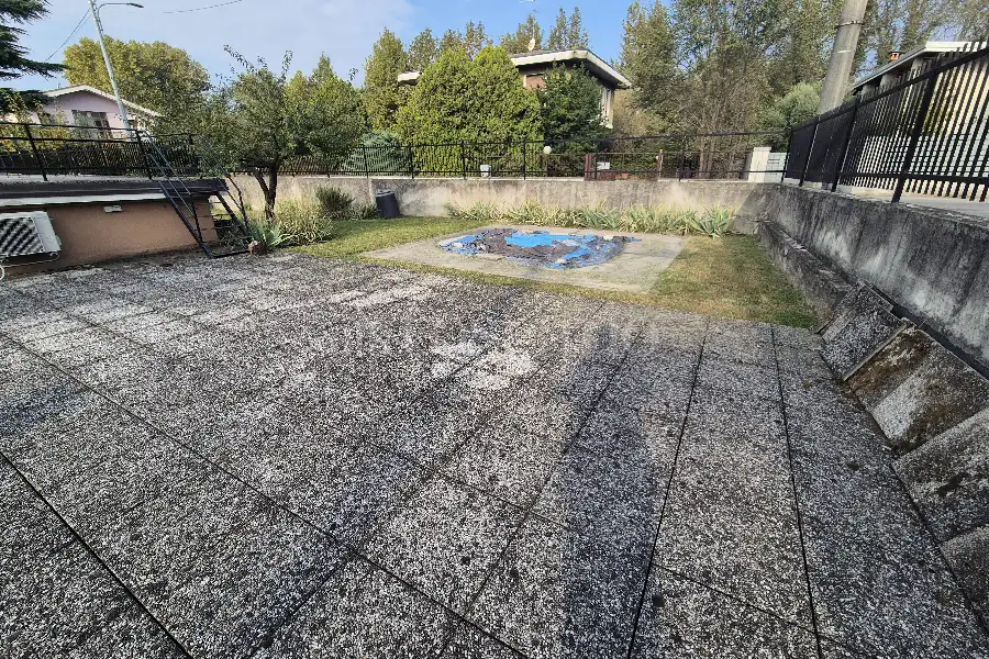 Villa Plurifamiliare in vendita di 350 mq a €750.000 (rif. 38/2025)