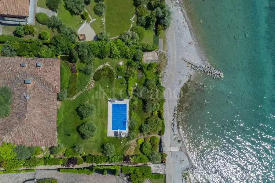 Villa in vendita di 750 mq a €6.400.000 (rif. 30/2024)