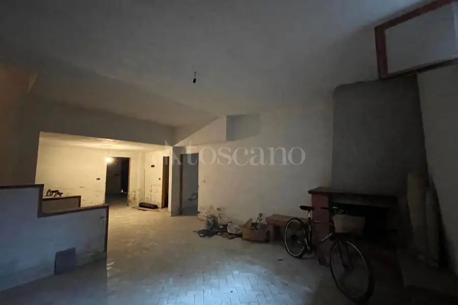 Villa in vendita di 305 mq a €650.000 (rif. 12/2025)