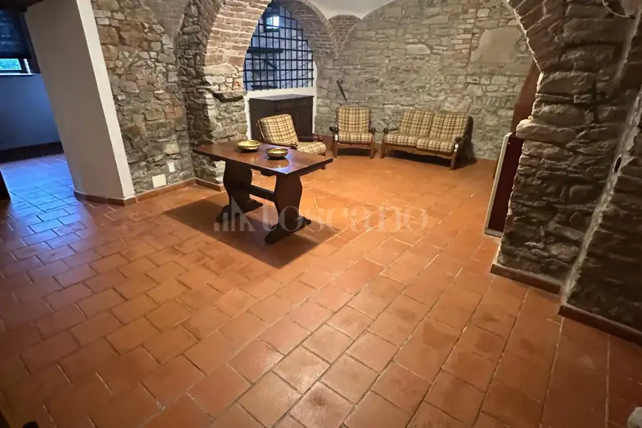 Casa Indipendente in vendita di 266 mq a €185.000 (rif. 64/2025)