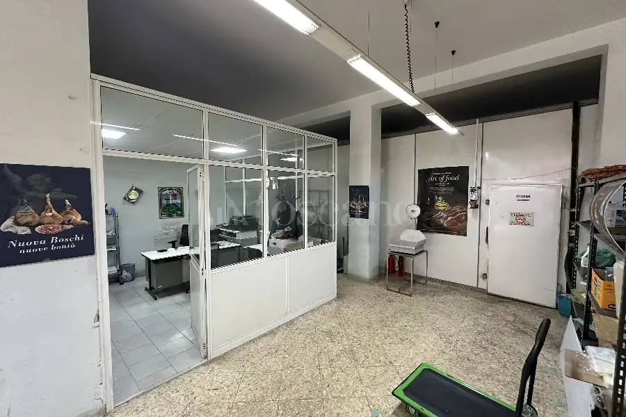 Magazzino in vendita di 230 mq a €235.000 (rif. 22/2026)
