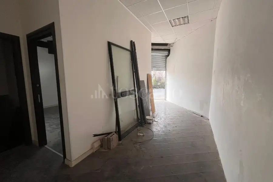 Negozio in vendita di 96 mq a €234.000 (rif. 11/2026)