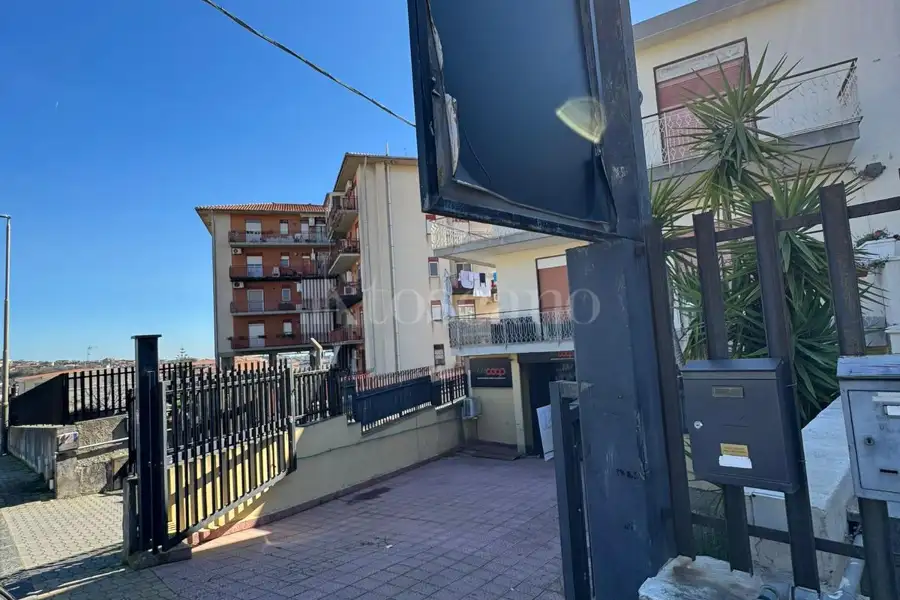 Negozio in vendita di 390 mq a €269.000 (rif. 28/2026)