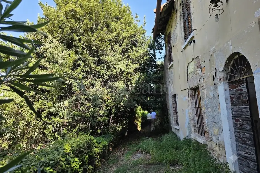 Casa Indipendente in vendita di 400 mq a €450.000 (rif. 67/2026)