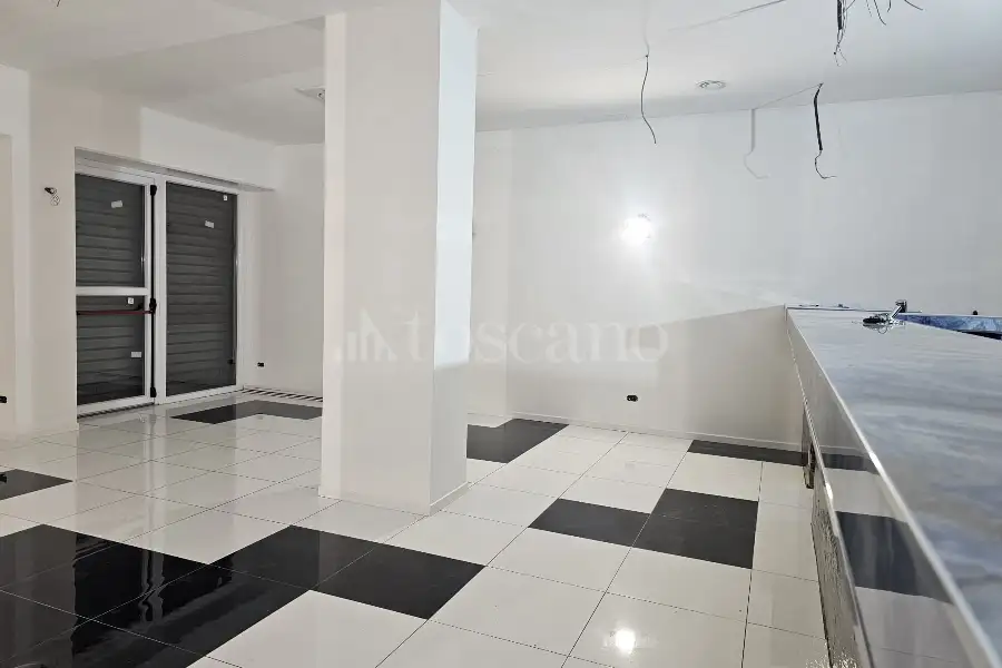 Negozio in vendita di 171 mq a €295.000 (rif. 61/2025)