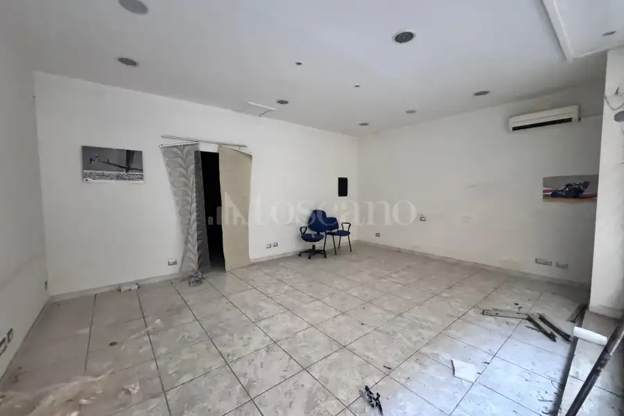 Negozio in vendita di 38 mq a €38.000 (rif. 35/2026)