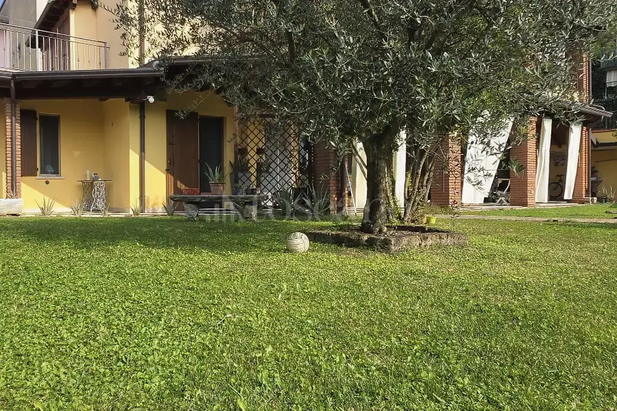 Villa in vendita di 200 mq a €395.000 (rif. 49/2025)