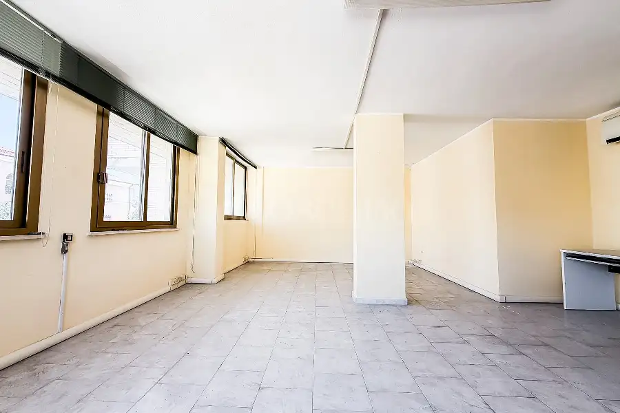 Ufficio in vendita di 222 mq a €350.000 (rif. 44/2026)