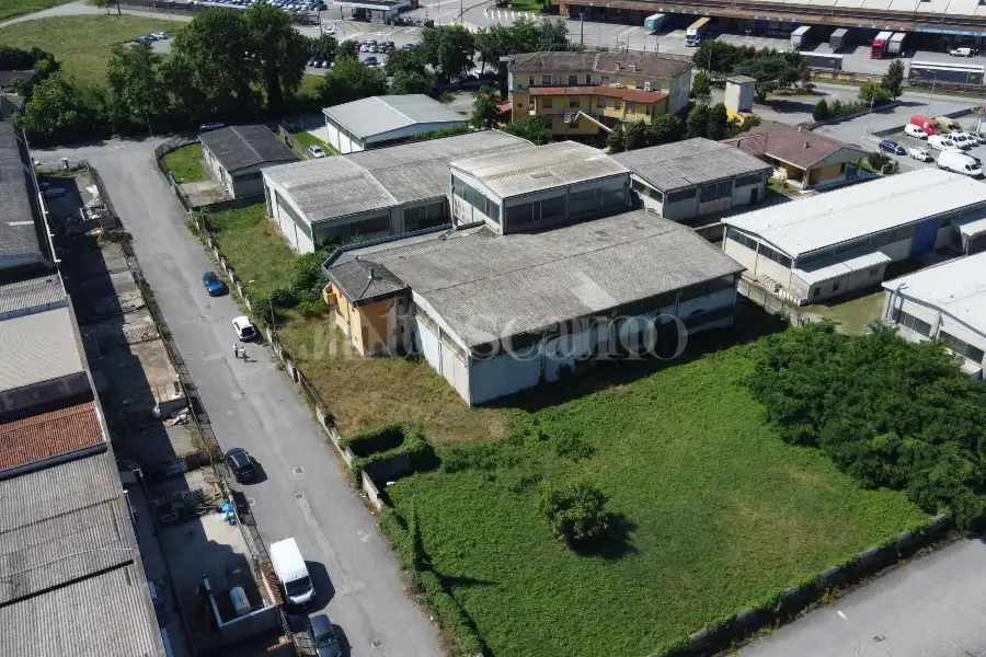 Capannone in vendita di 2000 mq a €4,500 (rif. TS0044VE.A)
