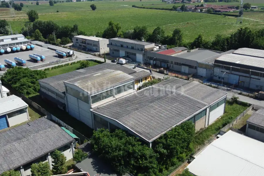 Capannone in vendita di 2000 mq a €4,500 (rif. TS0044VE.A)