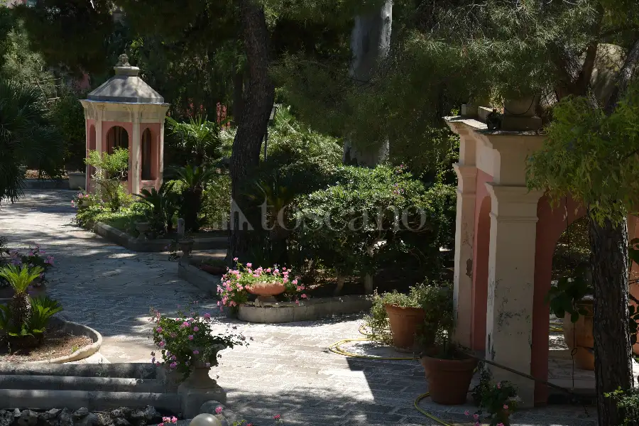 Villa in vendita di 603 mq a €1.770.000 (rif. 21/2023)