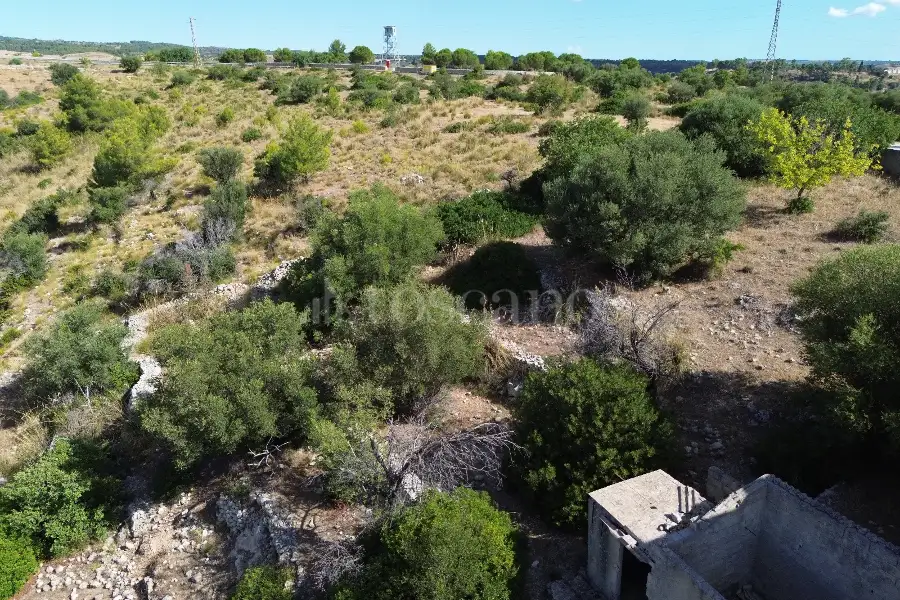 Villa in vendita di 10.000 mq a €230.000 (rif. 99/2025)