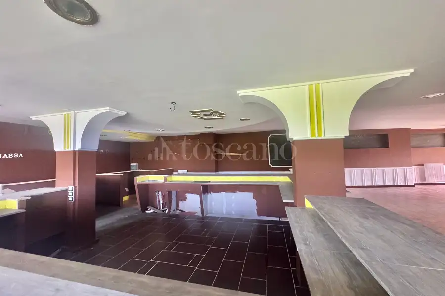 Negozio in vendita di 300 mq a €49.000 (rif. 64/2026)