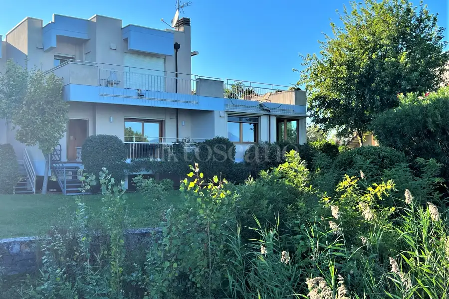 Villino a Schiera in vendita di 300 mq a €2.100.000 (rif. 36/2025)