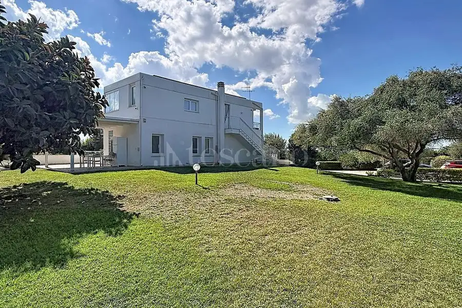 Casa Indipendente in vendita di 250 mq a €879.000 (rif. 203/2026)