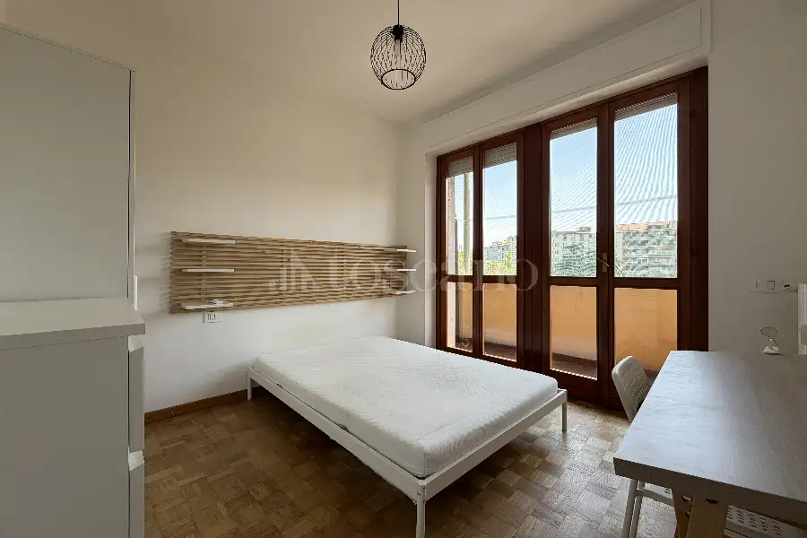 Stanza in affitto di 15 mq a €1.000 (rif. 38/2026)