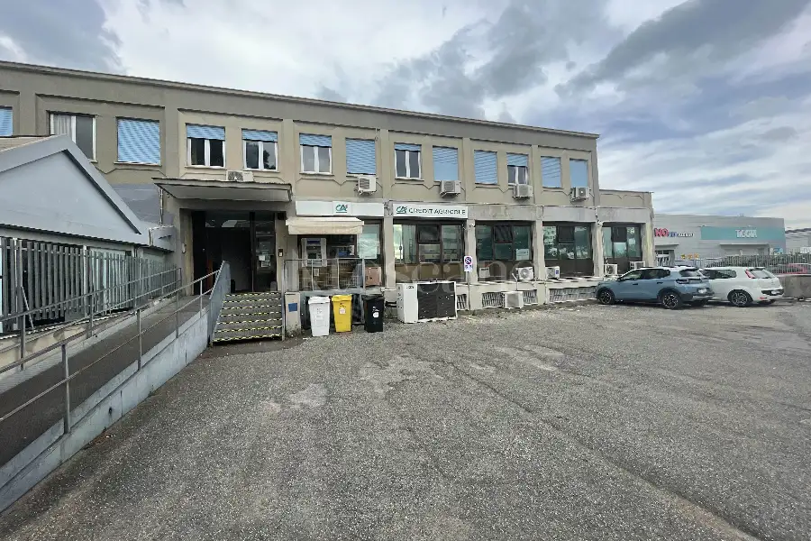 Ufficio in affitto di 200 mq a €1.250 (rif. 27/2026)