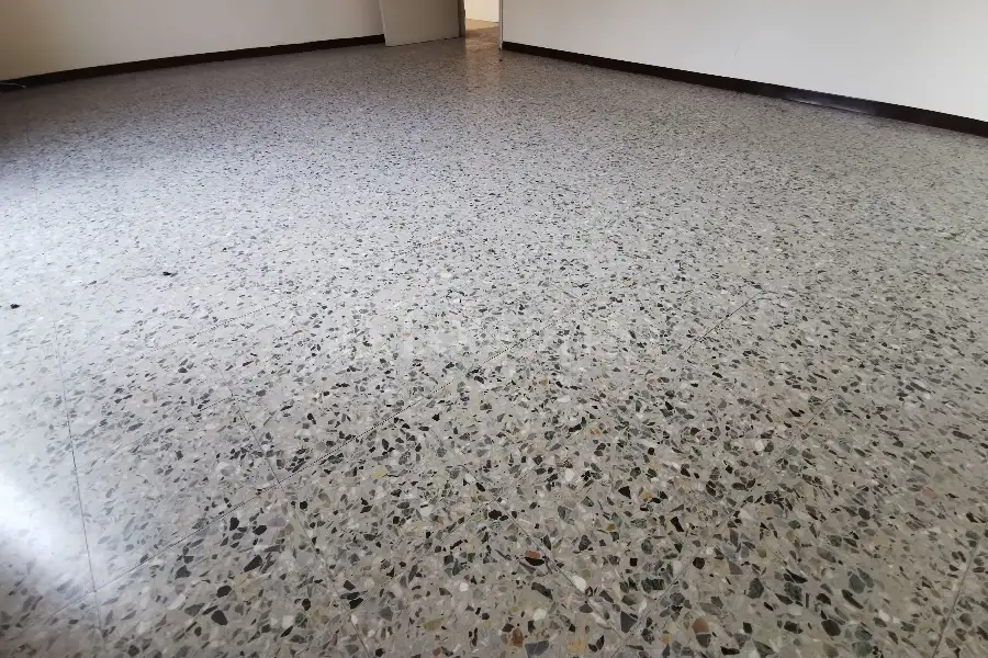 Palazzo in vendita di 510 mq a €240.000 (rif. 39/2026)