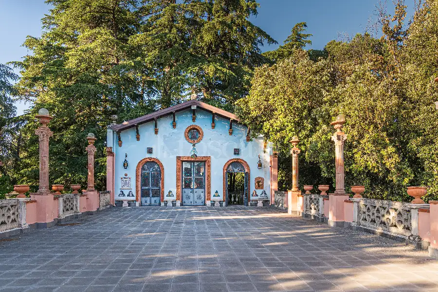 Villa in vendita di 1.200 mq a €4.250.000 (rif. 61/2026)