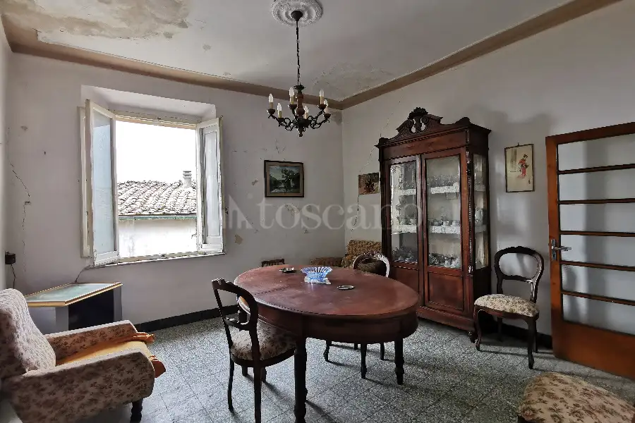 Casa in vendita di 290 mq a €200.000 (rif. 32/2022)