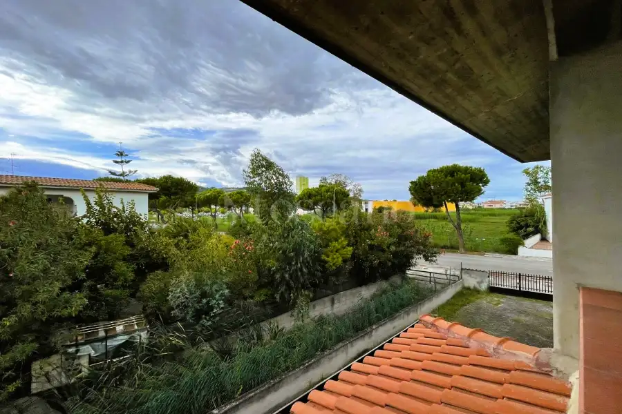 Villa in vendita di 305 mq a €650.000 (rif. 12/2025)