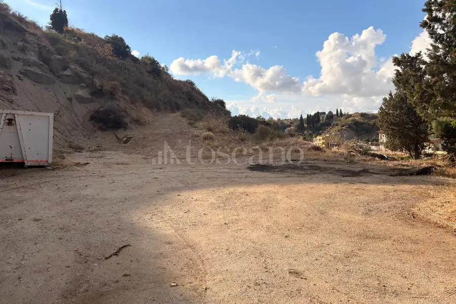 Agricolo in vendita di 42.000 mq a €400.000 (rif. 36/2026)