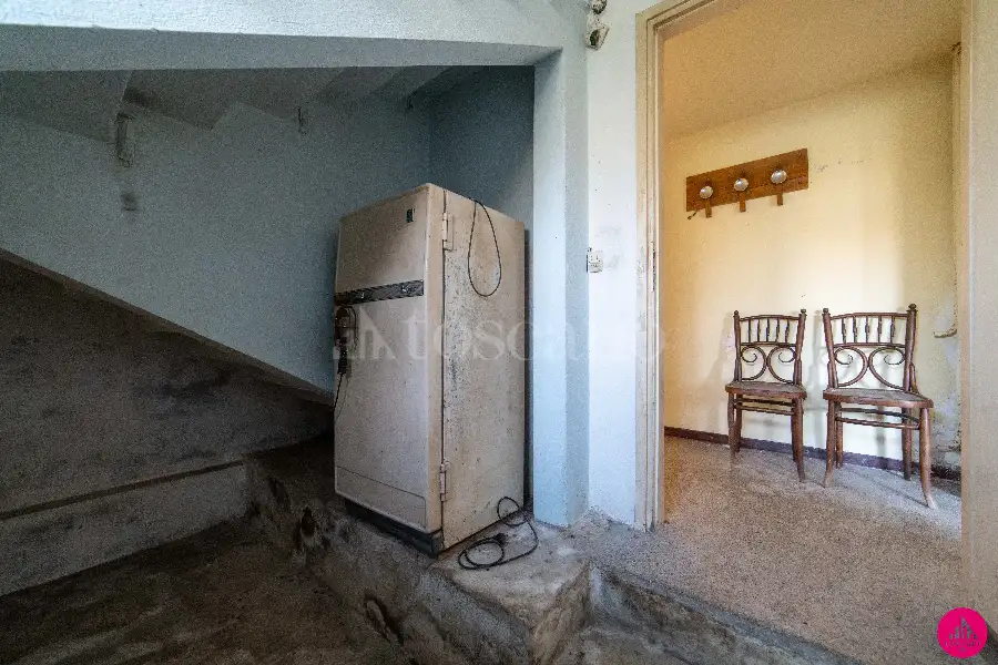 Rustico in vendita di 295 mq a €59.000 (rif. 181/2026)