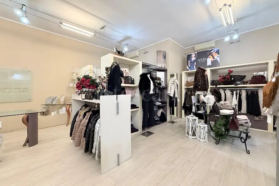 Negozio in vendita di 90 mq a €185.000 (rif. 55/2025)