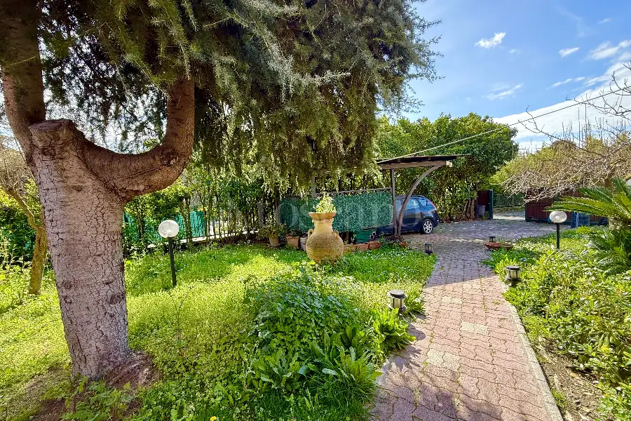 Villa Plurifamiliare in vendita di 100 mq a €269.000 (rif. 12/2026)