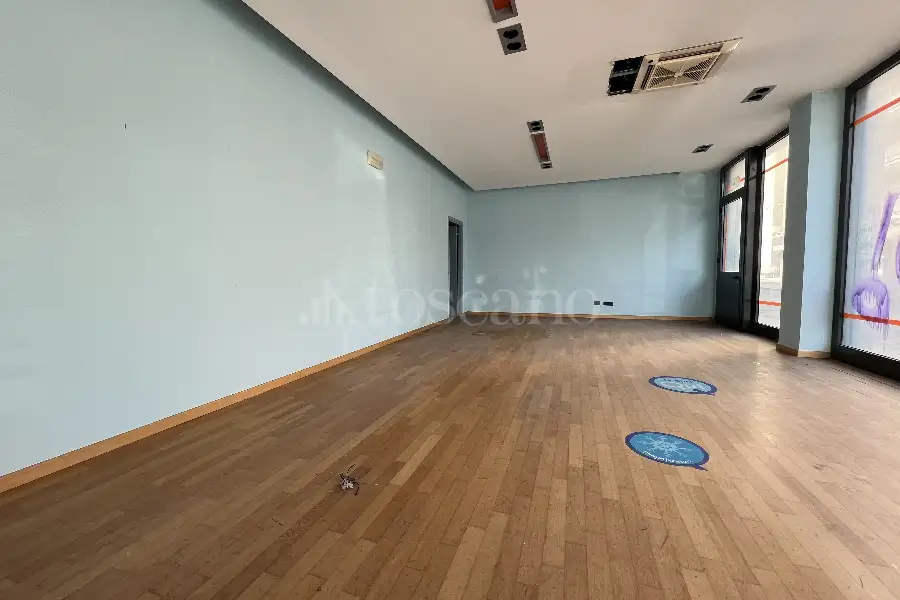 Negozio in affitto di 100 mq a €1.000 (rif. 1/2023)