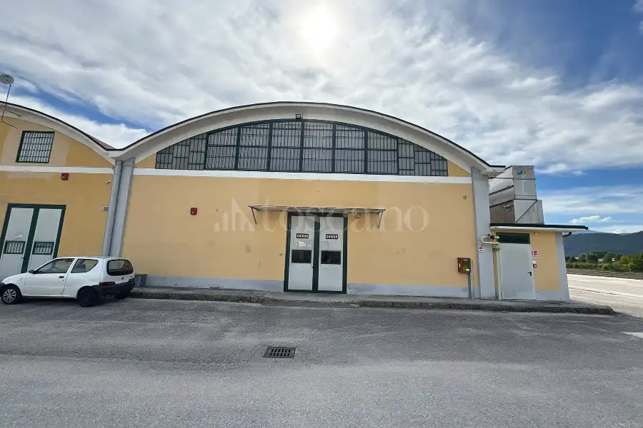 Capannone in affitto di 300 mq a €3.500 (rif. 75/2026)