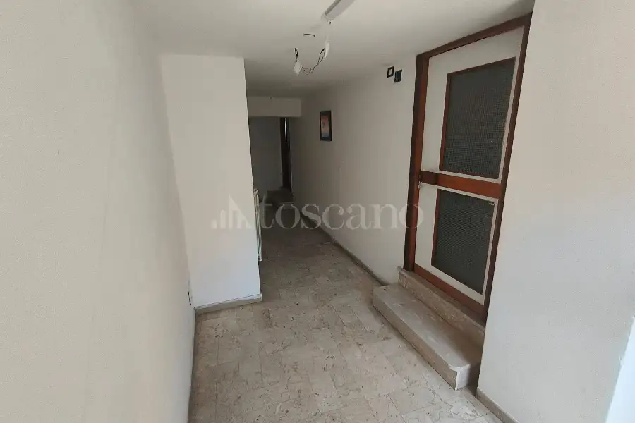 Ufficio in vendita di 240 mq a €190.000 (rif. 43/2026)