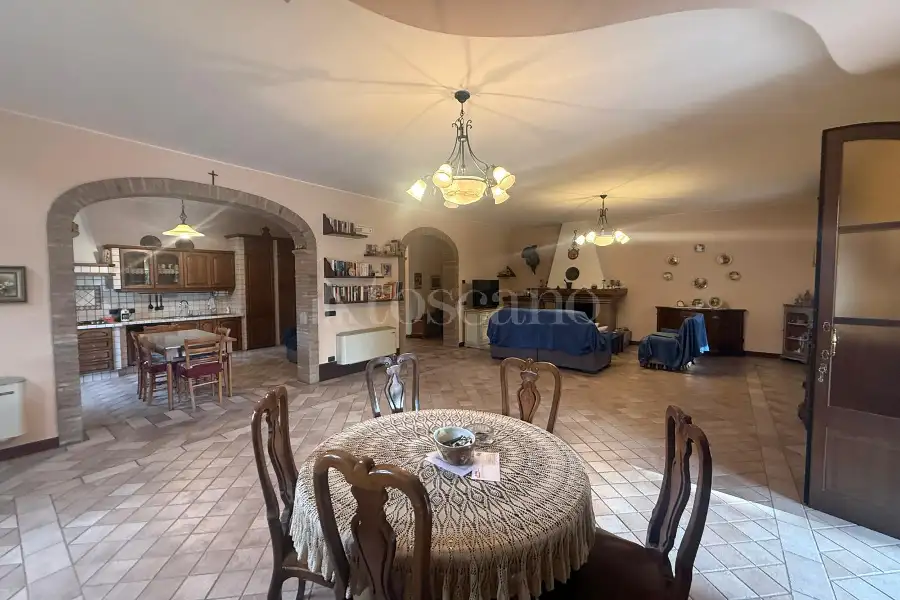 Casa Indipendente in vendita di 332 mq a €655.000 (rif. 52/2026)