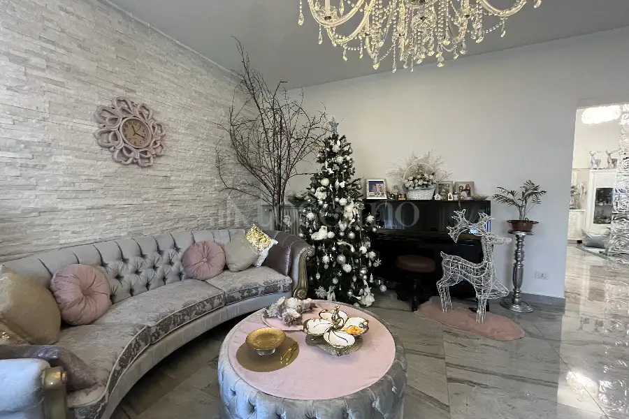 Casa Indipendente in vendita di 200 mq a €789.000 (rif. 51/2024)