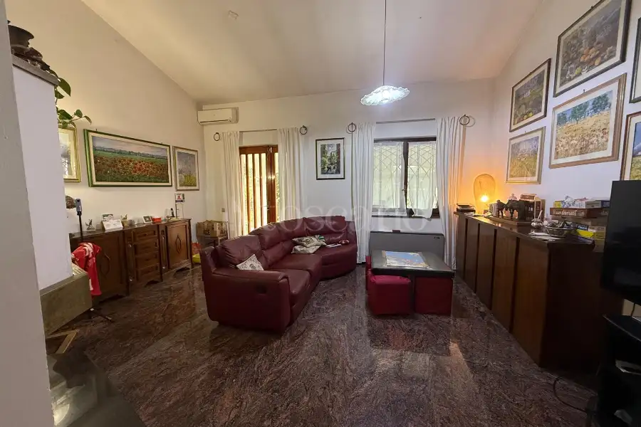 Villa Bifamiliare in vendita di 354 mq a €799.000 (rif. 13/2025)